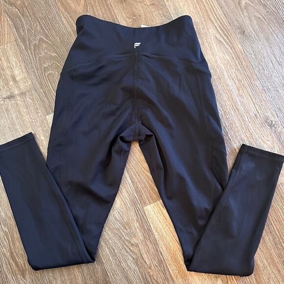 Motion365āby FABLETICS black yoga running pants /2 zipper pockets on the sidesāS - Picture 13 of 17